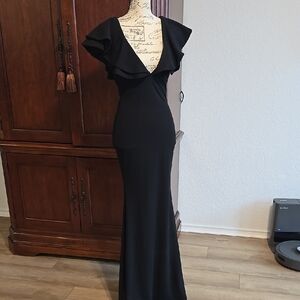 Elegant Black Maxi Dress with Plunge Neckline and Flutter Sleeves